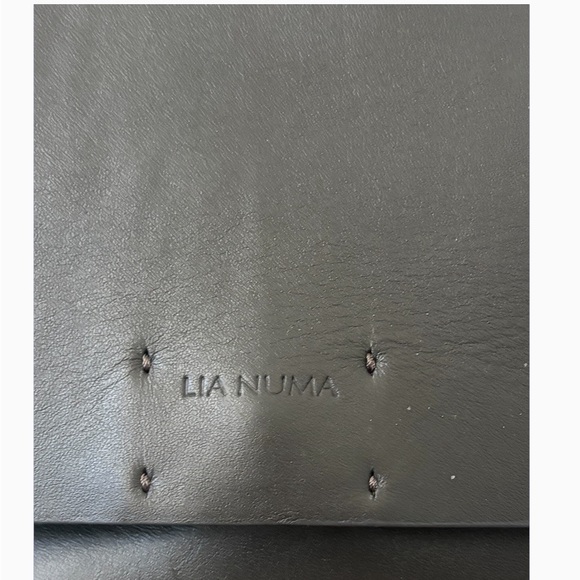 Lia Numa Dark Gray Leather Shoulder Bag - Picture 12 of 13